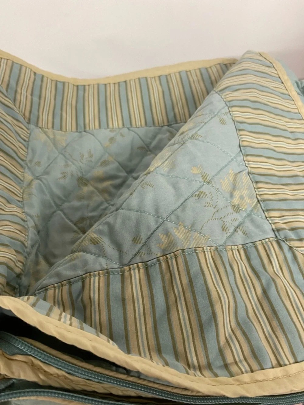Eddie Bauer picnic blanket, zipped